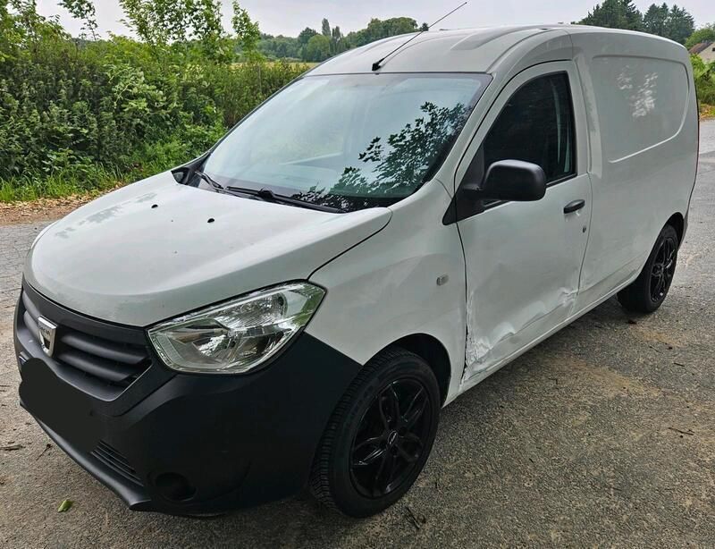 Weiß Gebraucht 2015 Dacia Dokker Express Van | 2.995 € - Bild 1/4