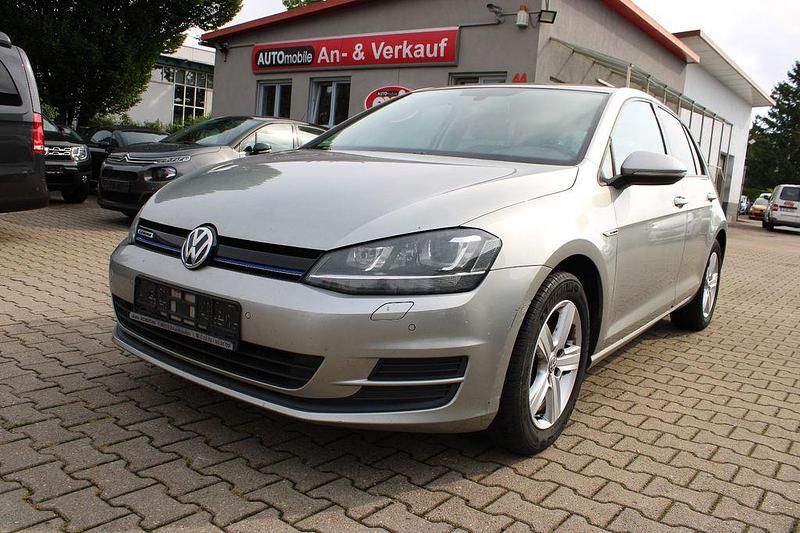 Grau Gebraucht 2015 VW Golf VII Limousine | 5.990 € (Superpreis) - Bild 1/4
