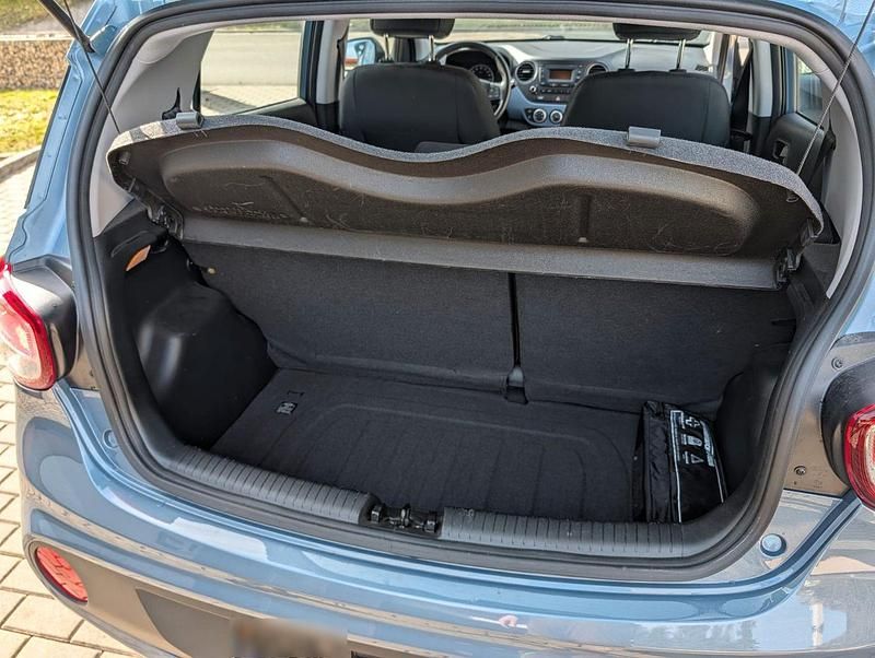 Gebraucht Hyundai i10 Trend 67 PS (49 kW) 2017 Blau Kleinwagen