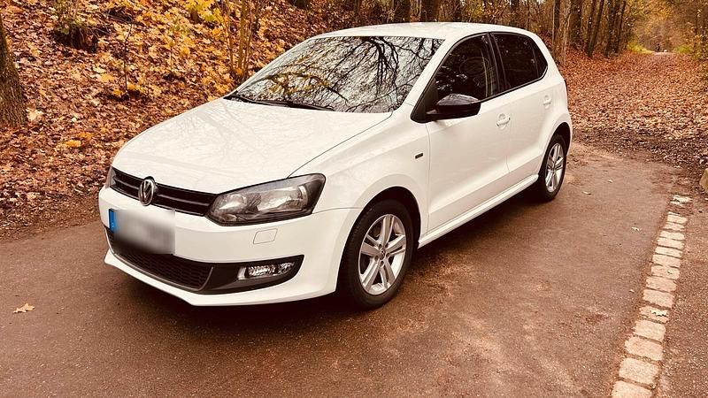 Weiß Gebraucht 2013 VW Polo Kleinwagen | 5.950 € (Guter Preis) - Bild 1/4