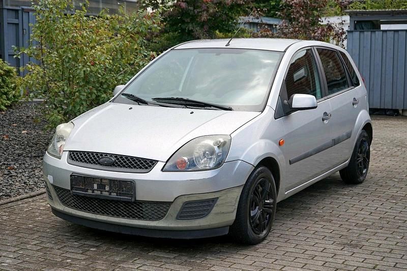 Silber Gebraucht 2006 Ford Fiesta Style Kleinwagen | 1.750 € (Fairer Preis) - Bild 1/4
