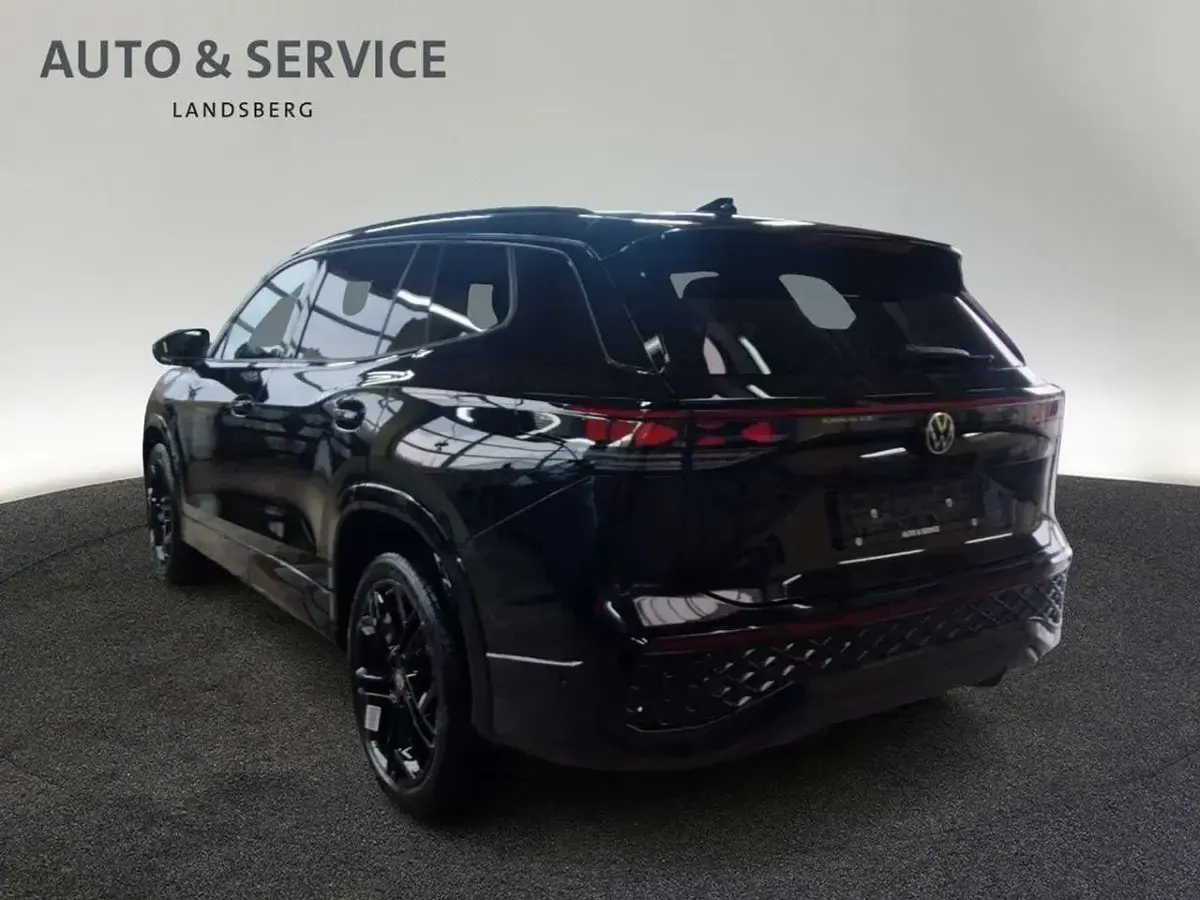 Neu VW Tayron R-line 193 PS (141 kW) 2026 Grenadillschwarz metallic SUV