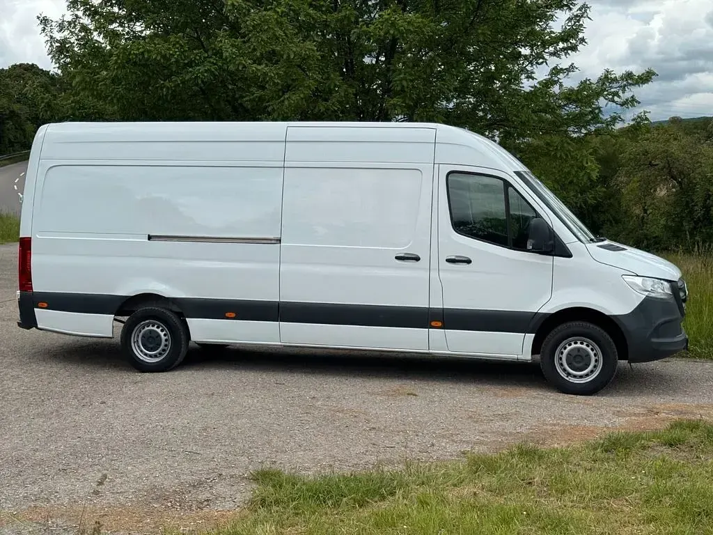 Używany Mercedes Sprinter 150 KM (110 kW) 2022 Biały Van