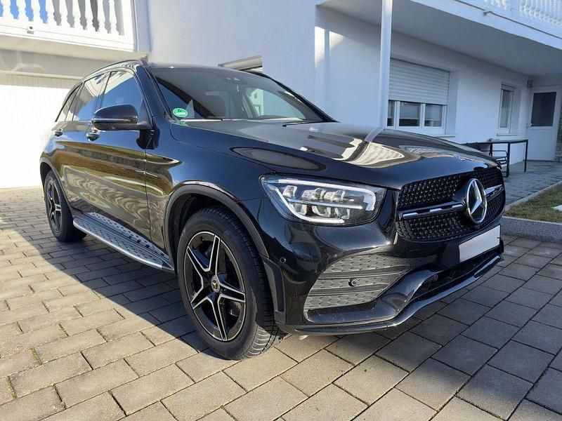 Gebraucht Mercedes GLC200 AMG 197 PS (144 kW) 2021 Schwarz SUV