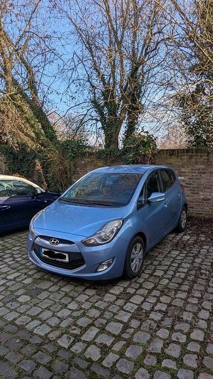 Gebraucht Hyundai ix20 116 PS (85 kW) 2012 Blau Kleinwagen