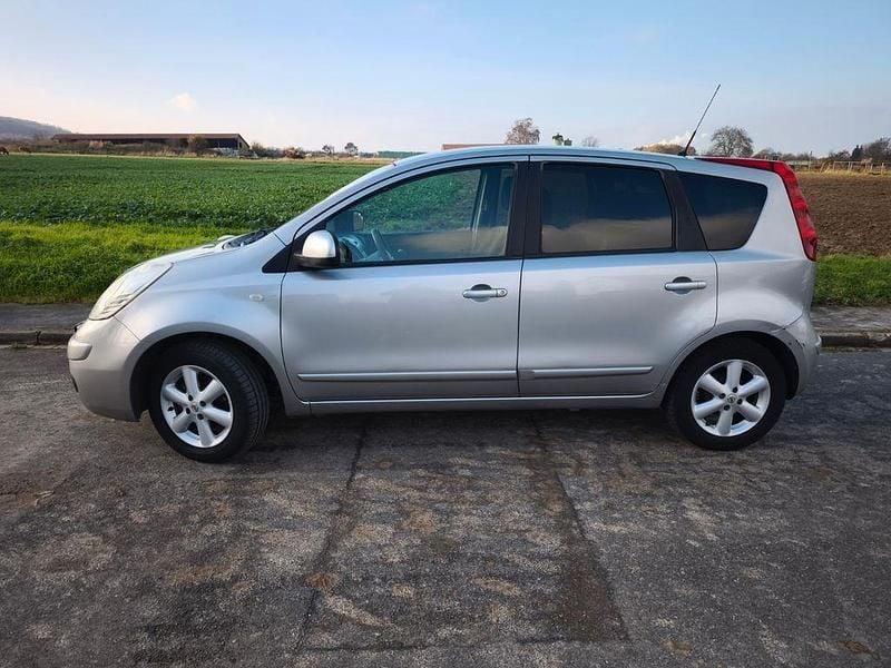 Gebraucht Nissan Note Acenta 88 PS (64 kW) 2008 Silber Kleinwagen
