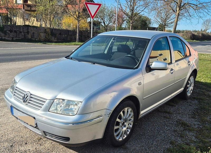 Gebraucht VW Bora Highline 105 PS (77 kW) 2003 Silber Limousine