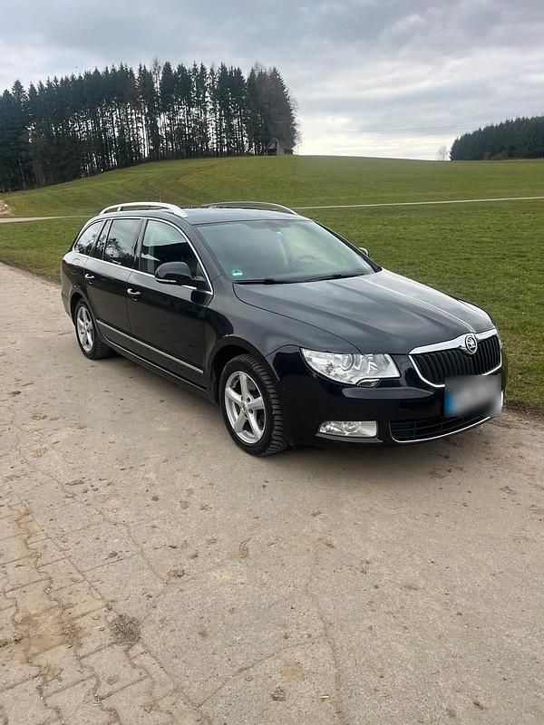 Gebraucht Skoda Superb 170 PS (125 kW) 2011 Schwarz Limousine
