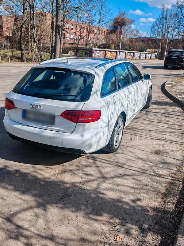 Second-hand Audi A4 143 CP (105 kW) 2011 Alb Break