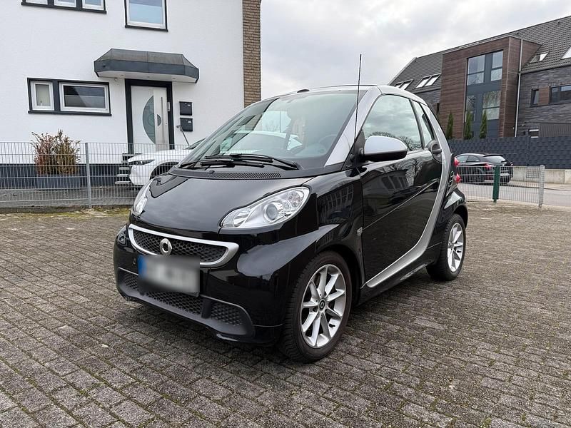 Schwarz Gebraucht 2012 Smart ForTwo Cabrio Cabrio | 7.999 € (Etwas zu teuer) - Bild 1/4