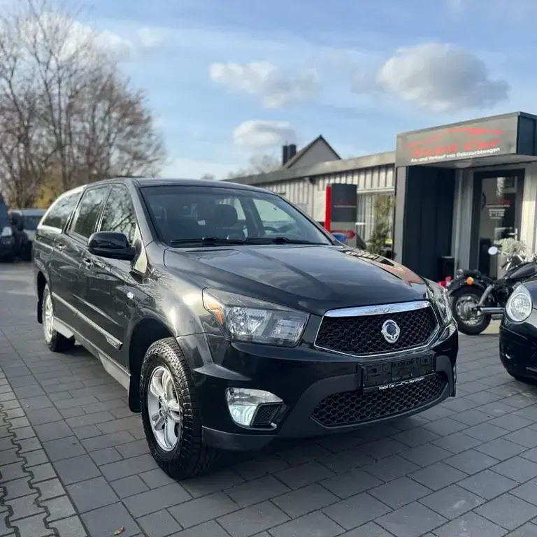 Gebraucht SsangYong Actyon 155 PS (114 kW) 2016 Schwarz Pickup