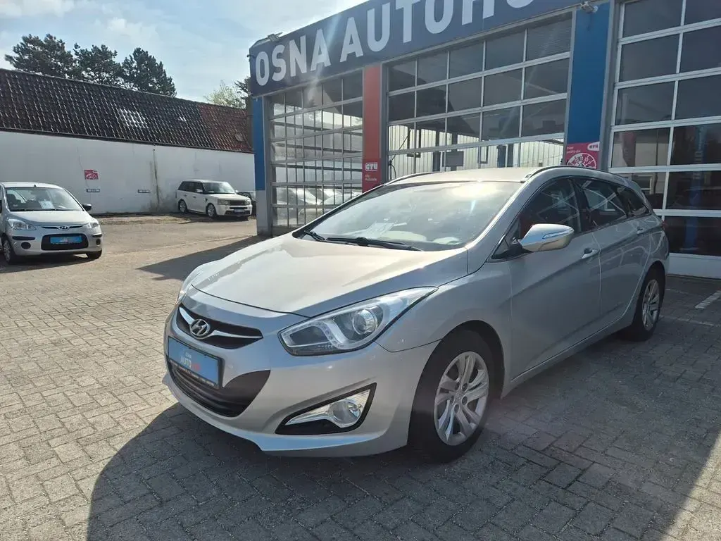 Gebraucht Hyundai i40 Edition 135 PS (99 kW) 2013 Grau Kombi