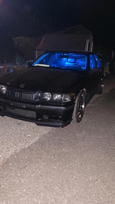 Second-hand BMW 323 170 CP (125 kW) 1995 Negru Berlinǎ