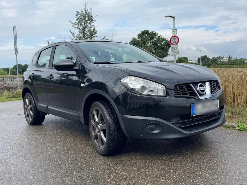 Schwarz Gebraucht 2011 Nissan Qashqai Visia SUV | 7.500 € (Etwas zu teuer) - Bild 1/4