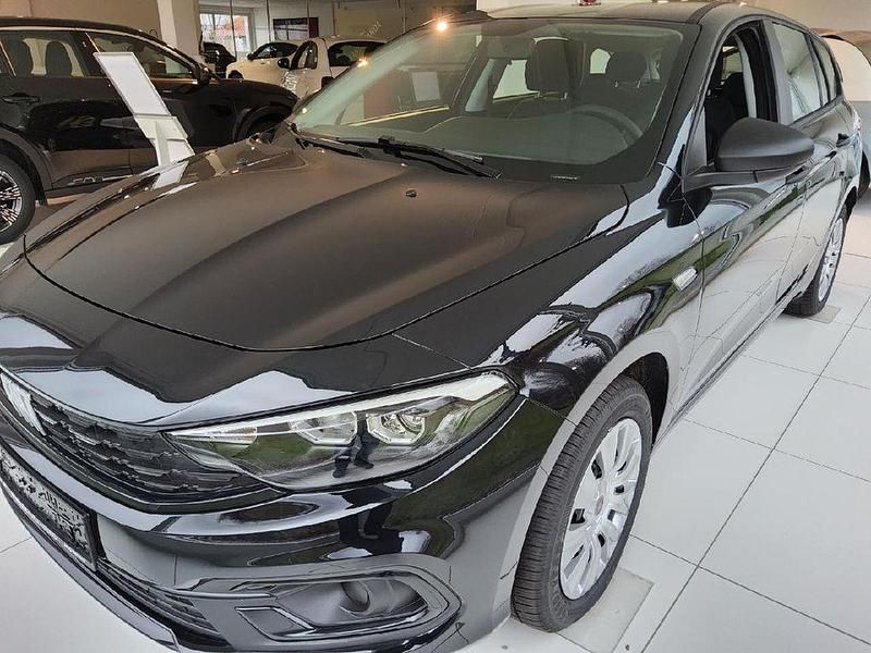 Colore esterno nero Gebraucht 2024 Fiat Tipo Life Kombi | 22.930 € (Fairer Preis) - Bild 1/4