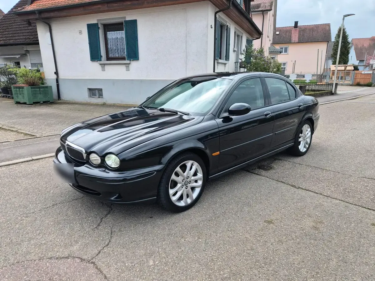 Second-hand Jaguar X-type 196 CP (144 kW) 2002 Negru Berlinǎ