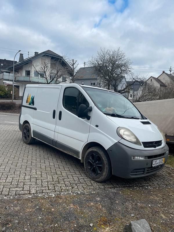 Gebraucht Opel Vivaro 100 PS (73 kW) 2005 Weiß Van / Kleinbus