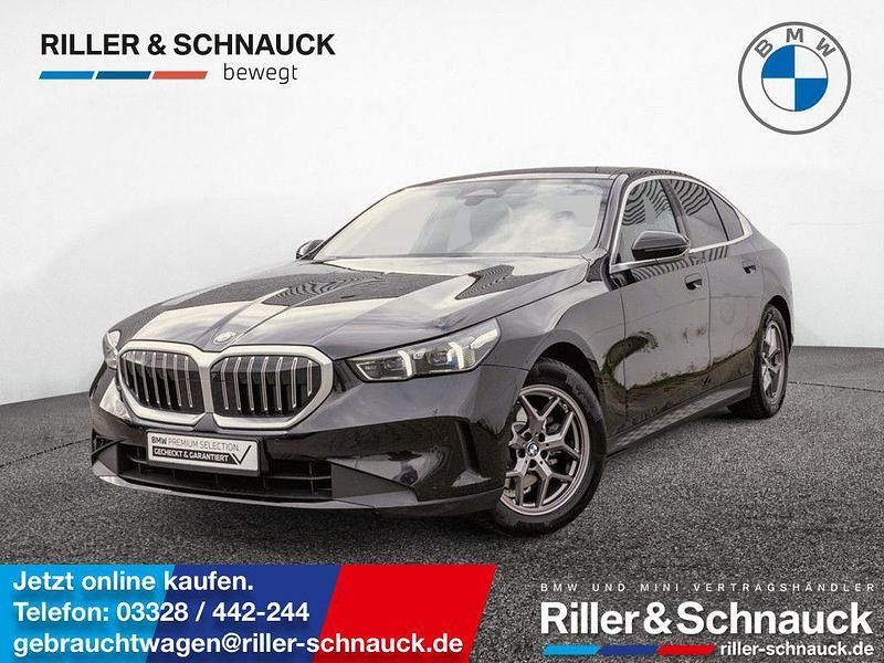 Sophistograu Gebraucht 2025 BMW 520 Sport Line Limousine | 43.950 € (Superpreis) - Bild 1/4