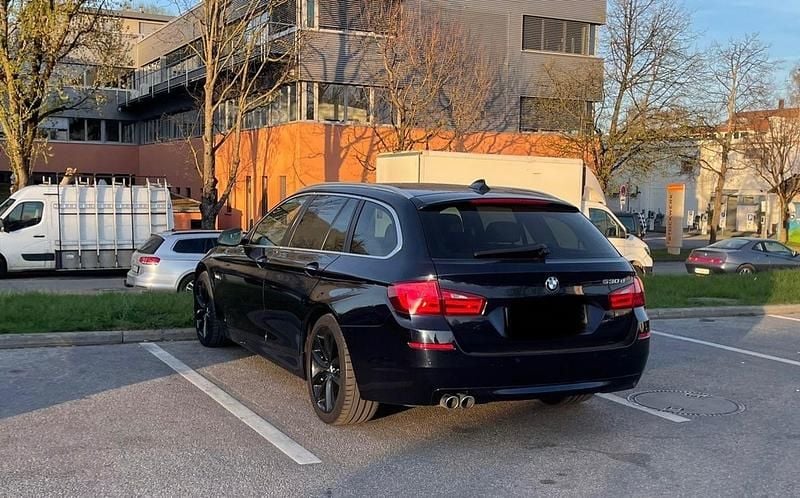 Blau Gebraucht 2012 BMW 530 Comfort Edition Kombi | 10.800 € (Guter Preis) - Bild 1/4