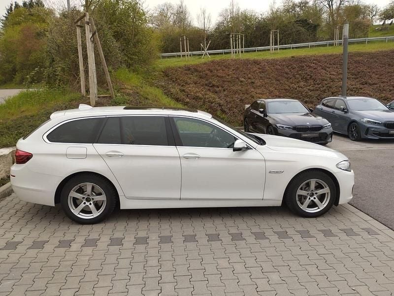 Gebraucht BMW 530 258 PS (189 kW) 2016 Weiß Kombi