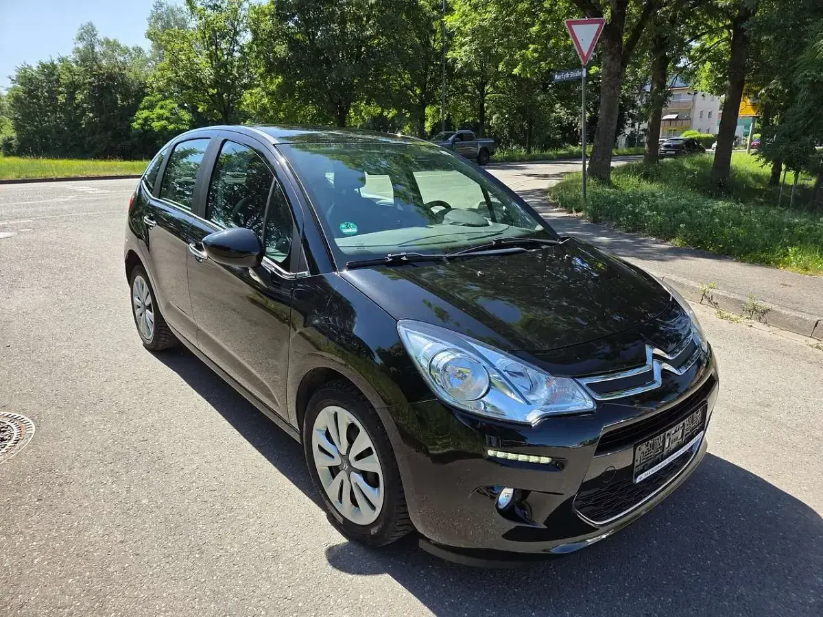 Gebraucht Citroën C3 SELECTION 82 PS (60 kW) 2015 Lackierung schwarz perla Kleinwagen