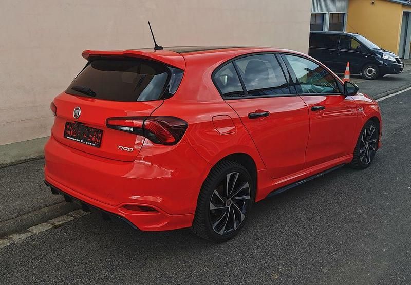 Gebraucht Fiat Tipo Sport 120 PS (88 kW) 2019 Rot Limousine