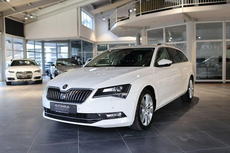 Gebraucht Skoda Superb Style 150 PS (110 kW) 2018 Candyweiss Kombi