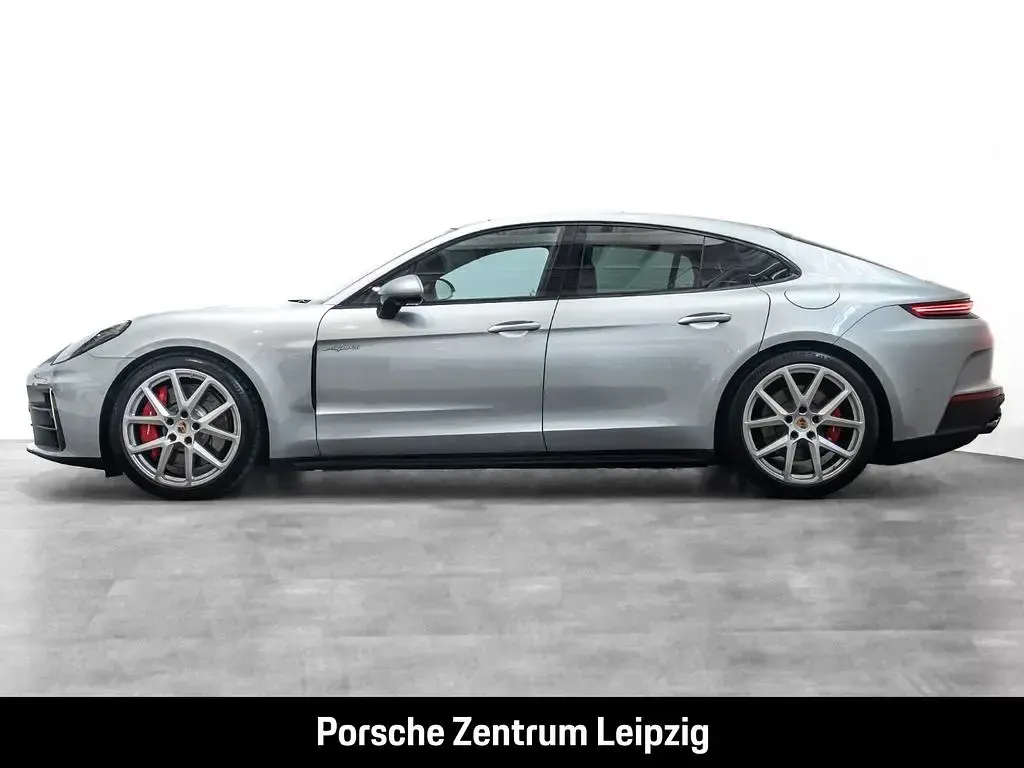 Gebraucht Porsche Panamera 4S E-Hybrid 544 PS (400 kW) 2024 Dolomitsilbermetallic Kleinwagen