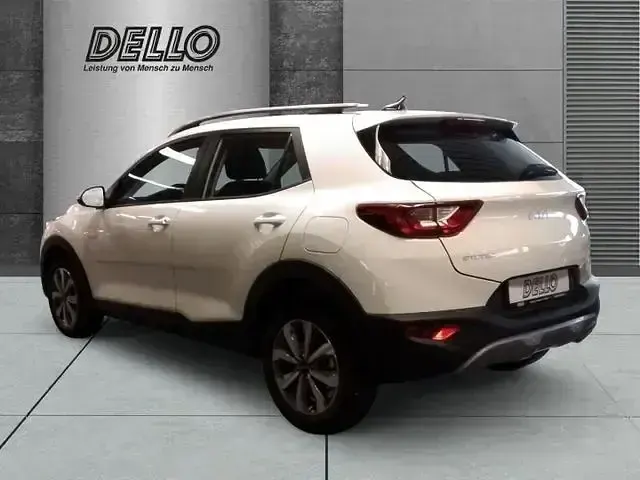 Używany Kia Stonic Vision 101 KM (74 kW) 2024 Biały SUV