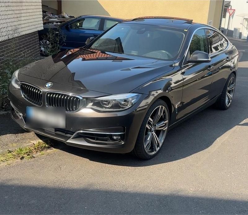 Gebraucht BMW 330 258 PS (189 kW) 2018 Braun Limousine