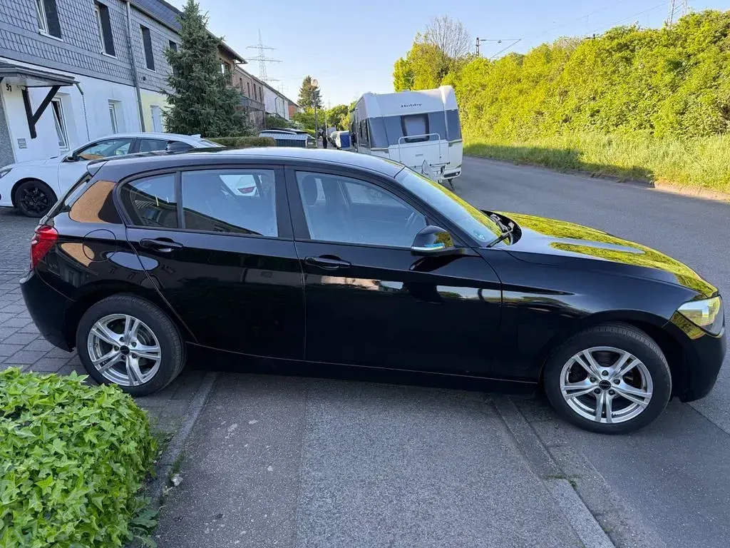 Gebraucht BMW 114 102 PS (75 kW) 2014 Schwarz Kleinwagen