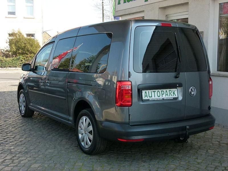 Gebraucht VW Caddy Maxi 131 PS (96 kW) 2019 Grau Van / Kleinbus