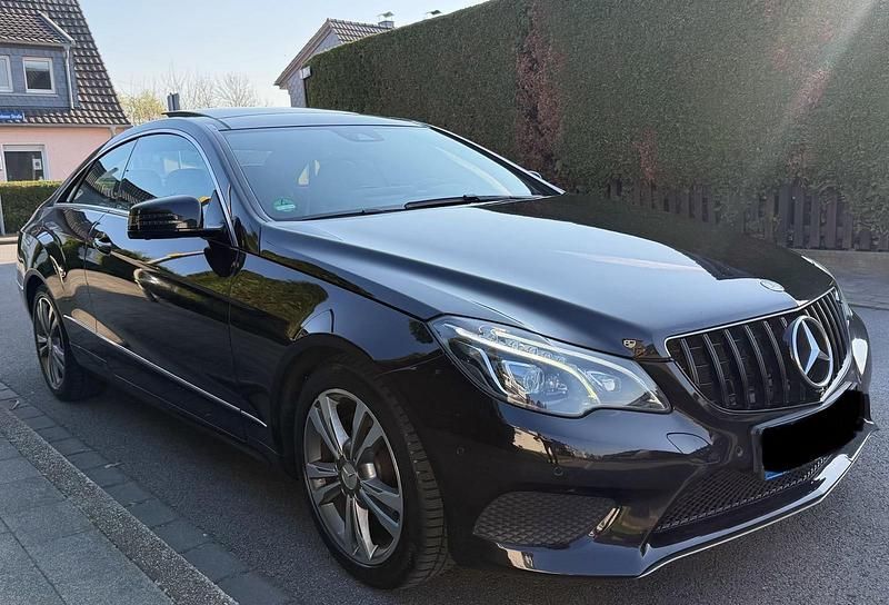 Gebraucht Mercedes E250 211 PS (155 kW) 2013 Schwarz Coupé