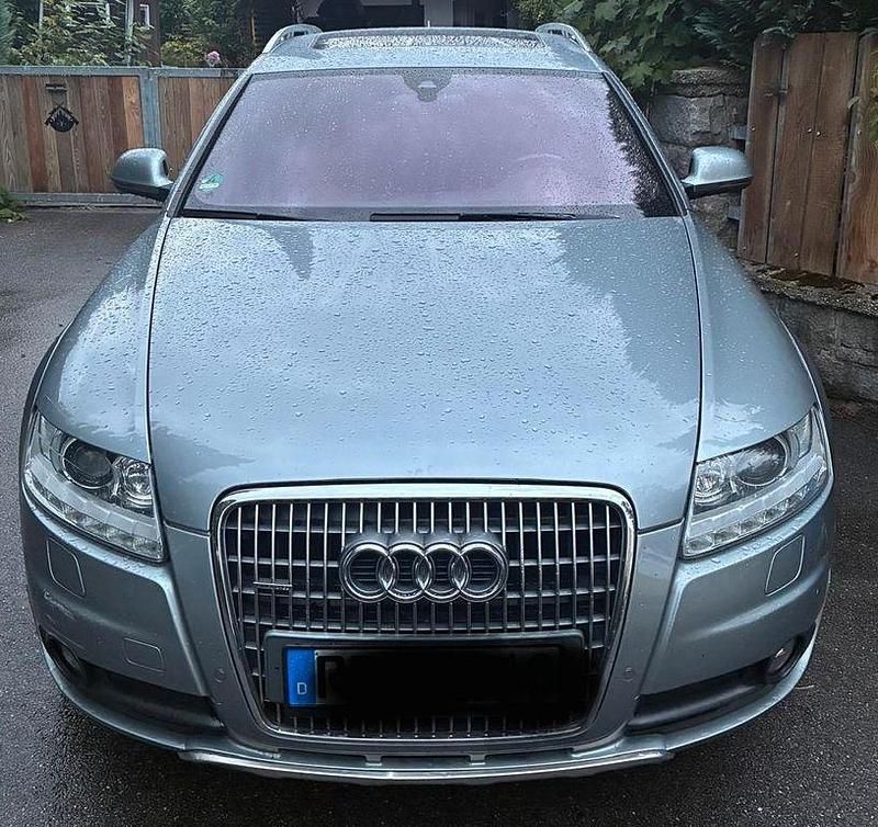Grau Gebraucht 2011 Audi A6 Allroad Comfort Kombi | 13.500 € - Bild 1/4