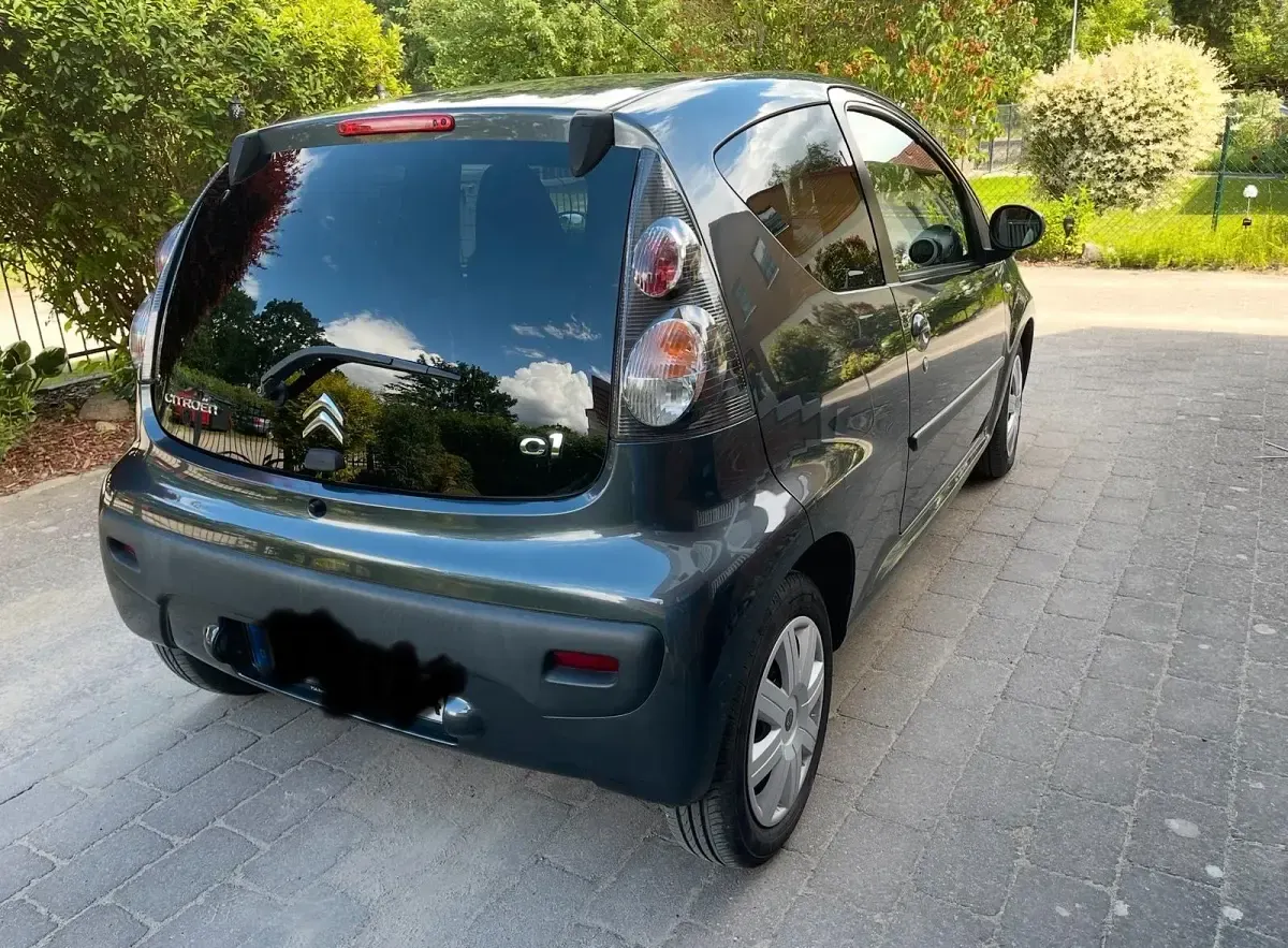 Gebraucht Citroën C1 SELECTION 68 PS (50 kW) 2014 Grau Kleinwagen