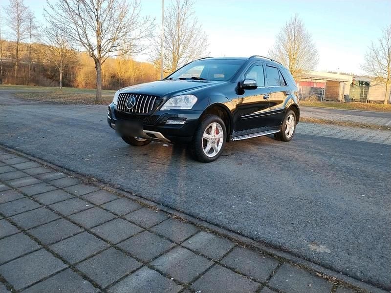 Gebraucht Mercedes ML320 224 PS (164 kW) 2009 Schwarz SUV