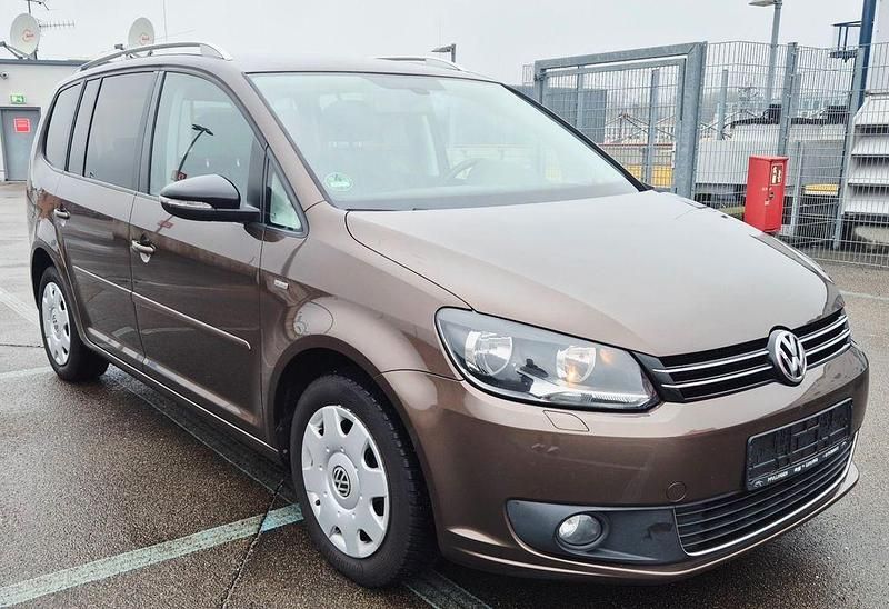 Gebraucht VW Touran Match 105 PS (77 kW) 2012 Braun Van / Kleinbus