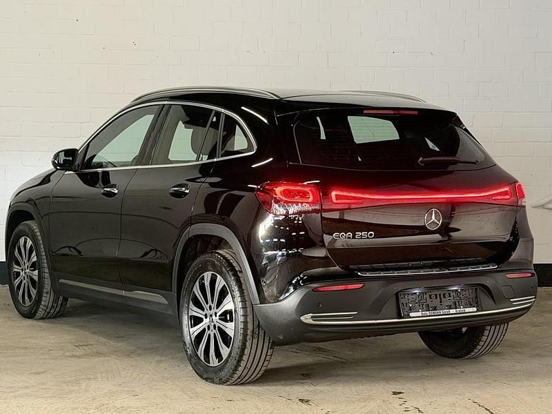 Gebraucht Mercedes EQA250 Progressive 139 kW (190 PS) 2023 Nachtschwarz  unilack SUV