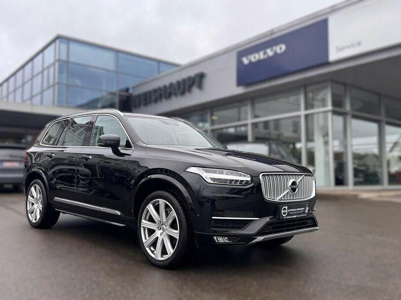 Schwarz (metallic) Gebraucht 2016 Volvo XC90 Inscription SUV | 25.700 € (Teuer) - Bild 1/4