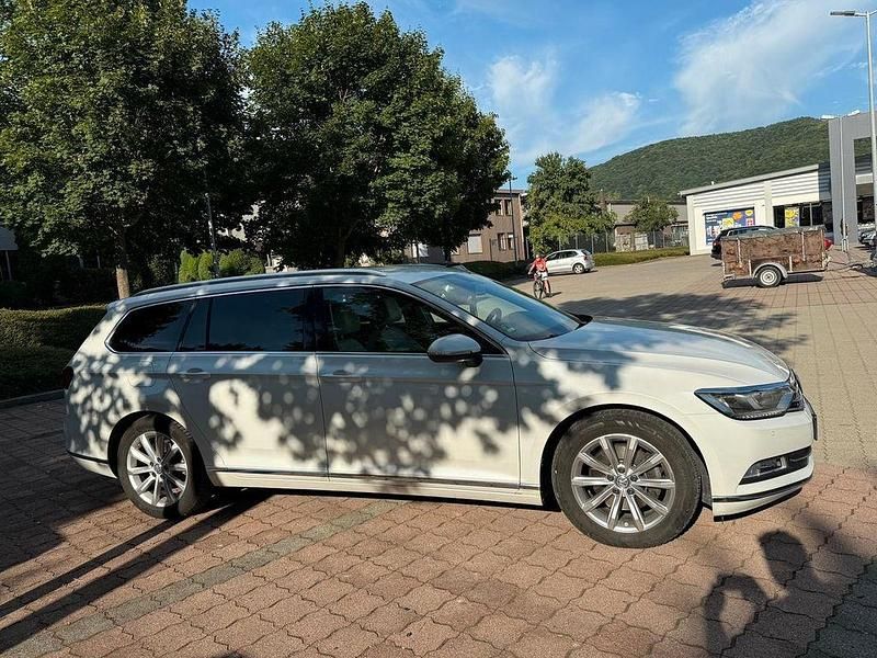 Gebraucht VW Passat Highline 150 PS (110 kW) 2016 Weiß Kombi