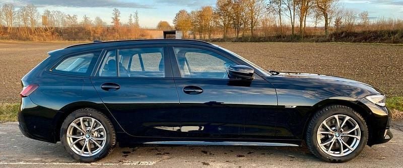 Schwarz Gebraucht 2021 BMW 320e Performance Kombi | 21.190 € (Guter Preis) - Bild 1/4