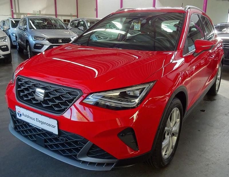 Rot Gebraucht 2023 Seat Arona FR SUV | 18.849 € (Fairer Preis) - Bild 1/4