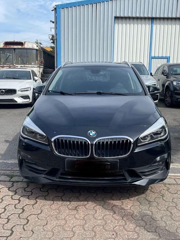 Schwarz Gebraucht 2020 BMW 218 Active Tourer Van / Kleinbus | 17.999 € (Guter Preis) - Bild 1/4