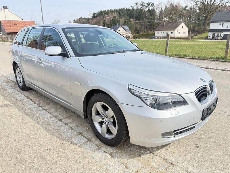 Gebraucht BMW 525 Advantage 197 PS (144 kW) 2009 Silber Kombi
