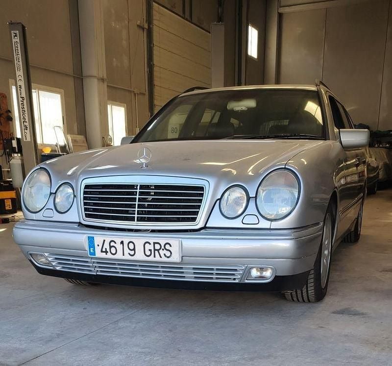 Gebraucht Mercedes E420 279 PS (205 kW) 1996 Silber Limousine