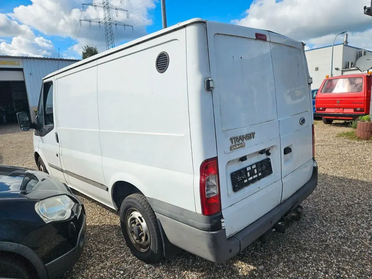 Gebraucht Ford Transit 125 PS (91 kW) 2012 Weiß Pickup