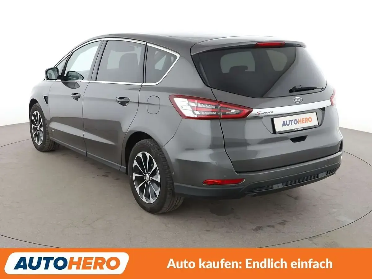 Gebraucht Ford S-MAX Titanium 150 PS (110 kW) 2017 Grau Van / Kleinbus