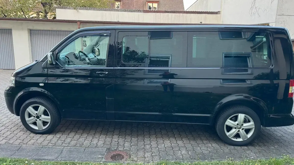 Second-hand VW Caravelle 174 CP (127 kW) 2007 Negru Van