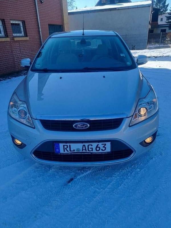 Gebraucht Ford Focus Style 145 PS (106 kW) 2008 Silber Limousine