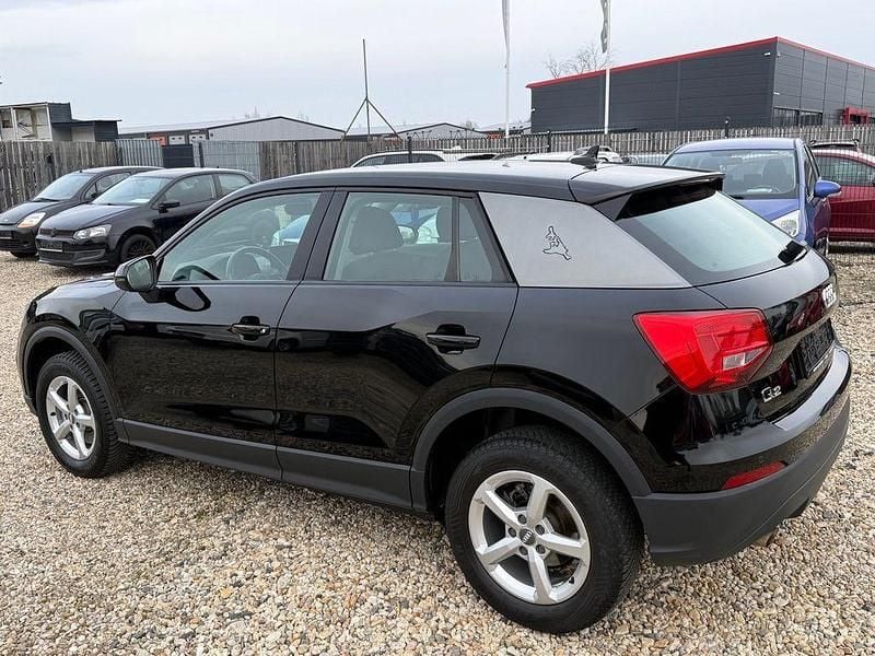 Używany Audi Q2 Basis 116 KM (85 kW) 2017 Czarny SUV